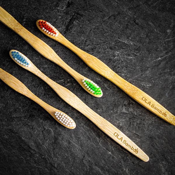 Paquet de 4 brosses à dents en bambou