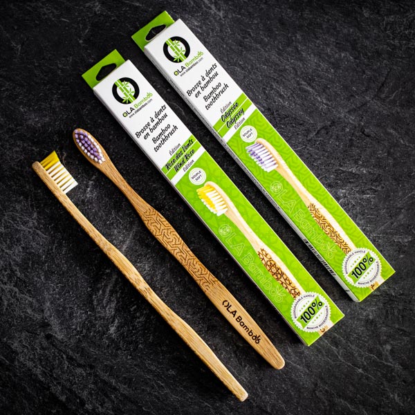 Paquet de 4 brosses a dents en bambou avec emballage recyclable